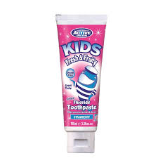 Beauty Formula Kids Fresh & Fruity Fluoride Toothpaste - strawberry 100 ml.